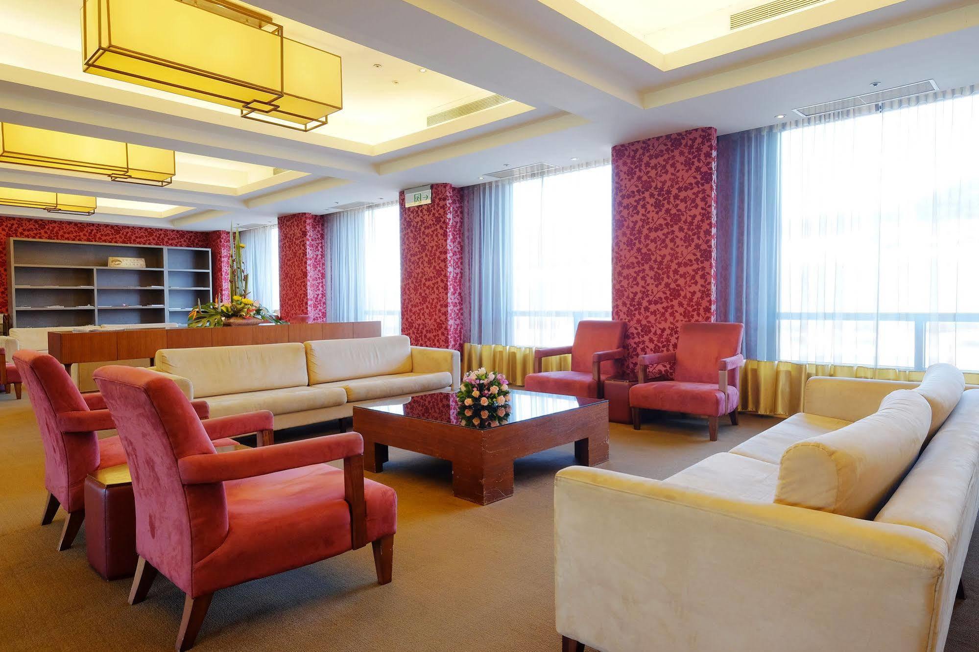 City Suites - Taoyuan Gateway Екстер'єр фото